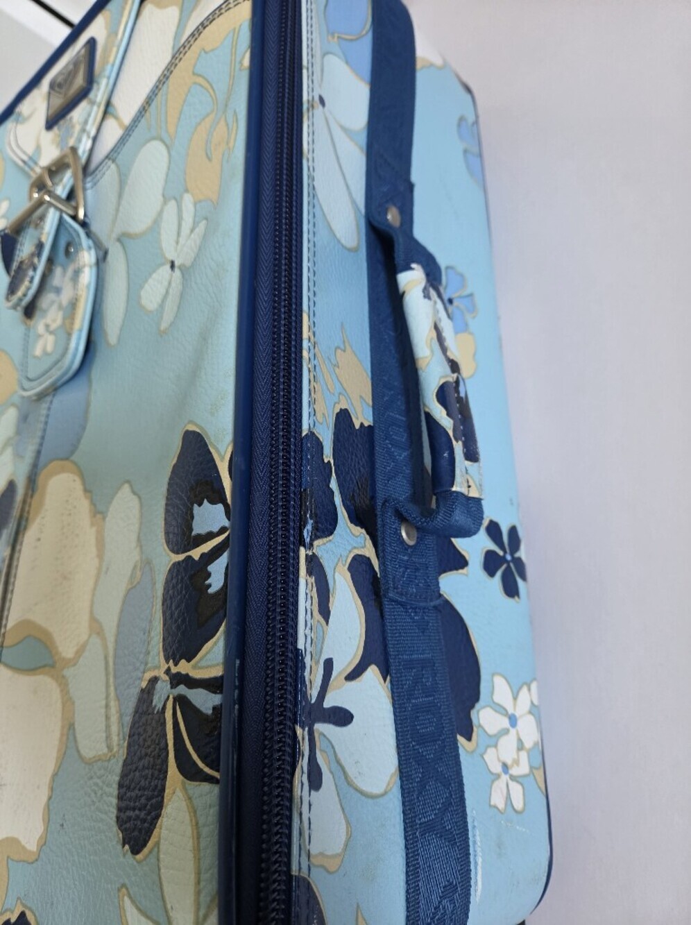 Roxy Vintage blue tropical floral wheeled rolling suitcase Y2K 2000s travel - Picture 9 of 15